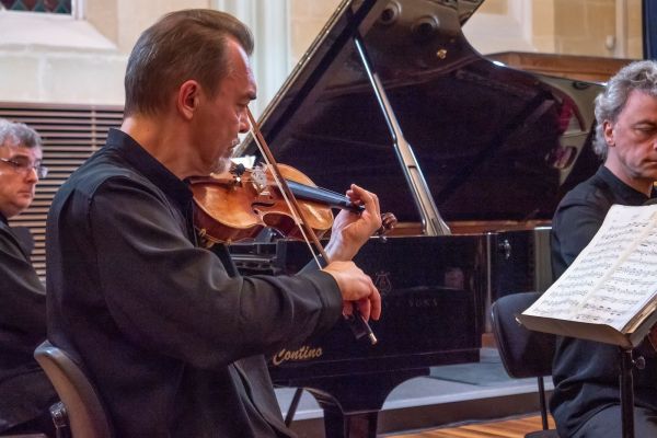 WORLD FAMOUS TRIO WANDERER