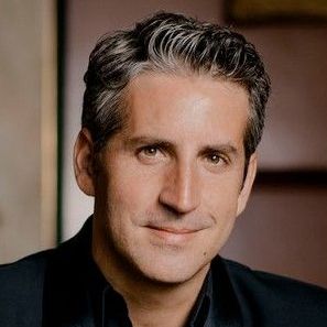 Lucas Macías <br>Navarro